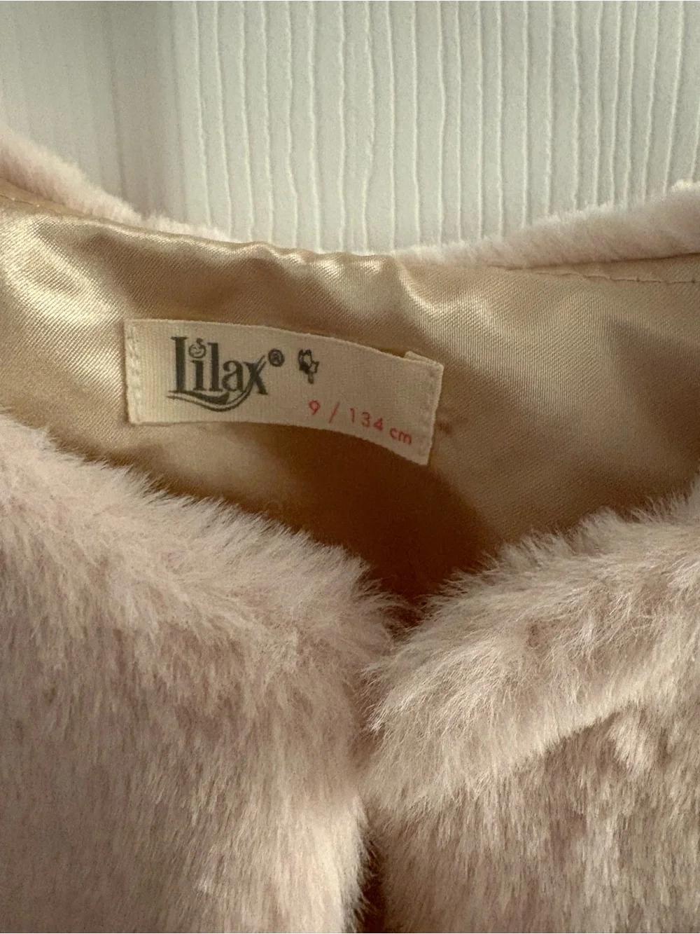 🎀Girls Soft Beige Faux Fur Cropped Shrug Jacket🎀